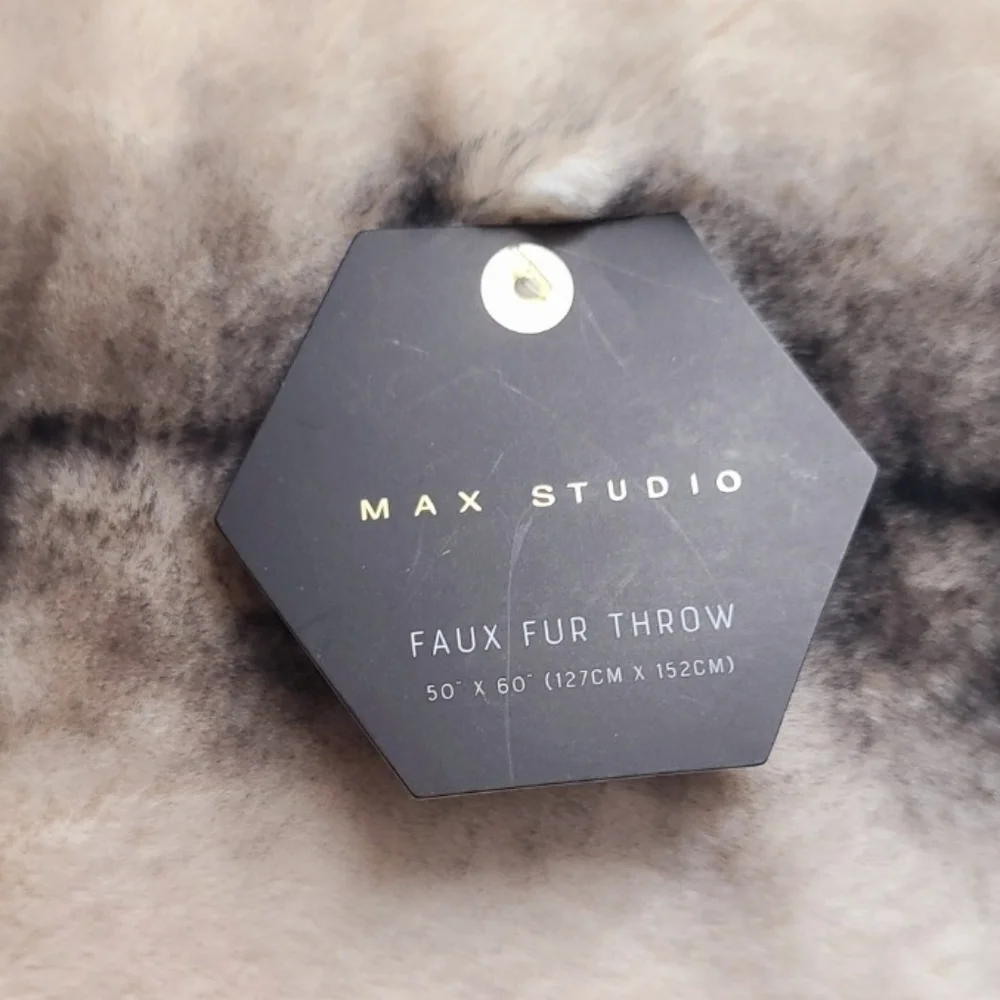 Max Studio Faux Fur Chinchilla Print Thick Plush Luxury Throw Blanket Decor NEW